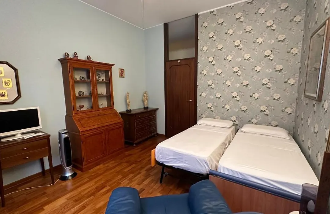 Dehomes - Two Bedrooms, Terrace, Wi-Fi, Tram To Centre & Rho Fiera-1