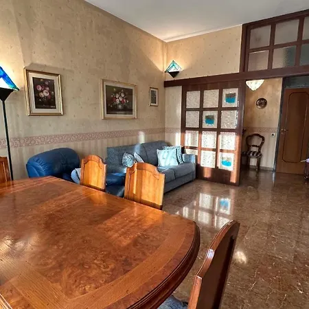 Dehomes - Two Bedrooms, Terrace, Wi-Fi, Tram To Centre & Rho Fiera-3