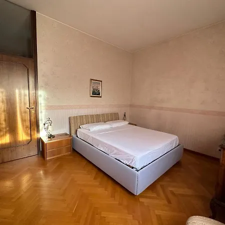 Dehomes - Two Bedrooms, Terrace, Wi-Fi, Tram To Centre & Rho Fiera-2