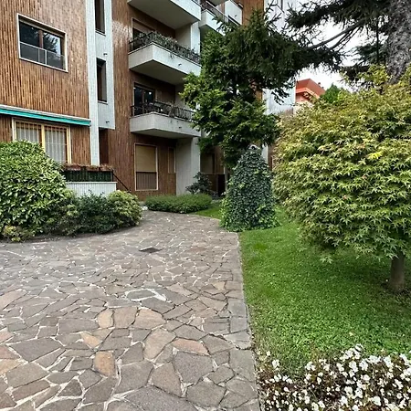 Dehomes - Two Bedrooms, Terrace, Wi-Fi, Tram To Centre & Rho Fiera-3